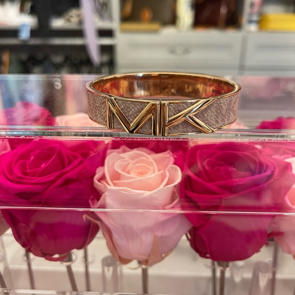 Michael Kors bangle bracelet - Picture 3 of 3